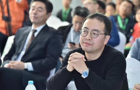 智久發布無人駕駛叉車 3m/s速度創行業記錄