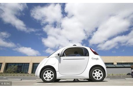 無人駕駛汽車技術雖然發展迅猛，但還不能完全人類掌控！