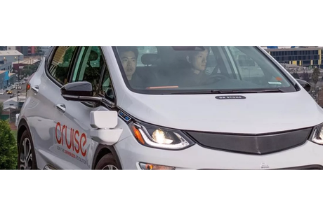 無人駕駛汽車撞人，通用汽車被摩托車手告上法庭！