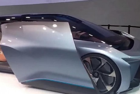 蔚來電動跑車，車內酷似家中客廳，還配無人駕駛！
