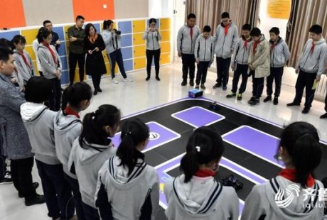 無人駕駛、語音識別……濟南中學生玩起了人工智能！