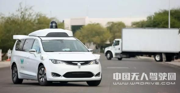 “差生”特斯拉和“頭牌”Waymo，做自動駕駛有什么不同？