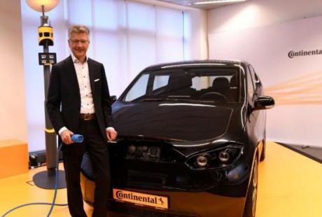 2030年無人駕駛將讓汽車軟件行業營收增至1.2萬億美元？