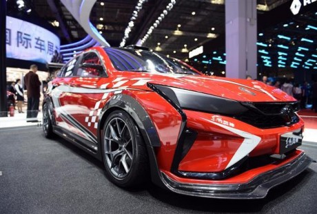 國內首臺5G自動駕駛汽車亮相，將成軍運會擺渡車！