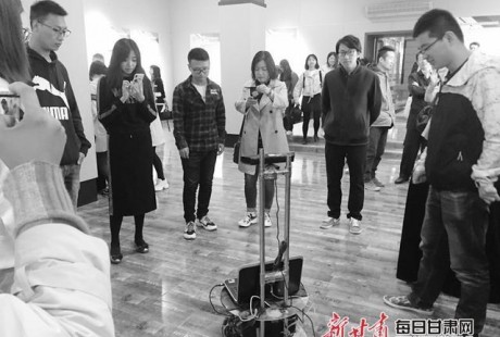 西北師大舉辦首屆優秀科研成果展，無人駕駛汽車驚艷亮相！