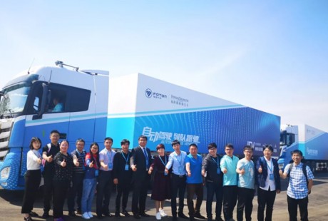 國內首次自動駕駛列隊跟馳公開驗證，歐曼超級重卡表現搶眼！