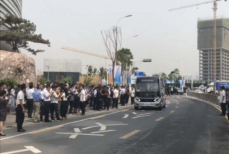 全球首條5G無人駕駛公交線在鄭州開通，超智能！