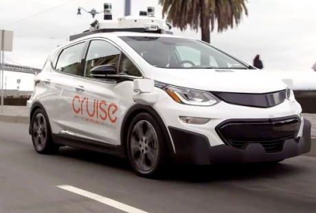 通用CEO：不急于部署完整自動駕駛套件，直到其比人類更安全