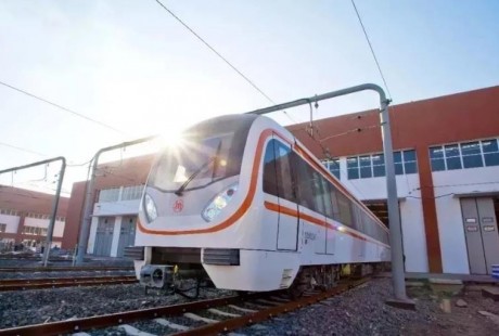 深圳無人駕駛地鐵，超級方便，在處理客流量多的情況更是厲害！