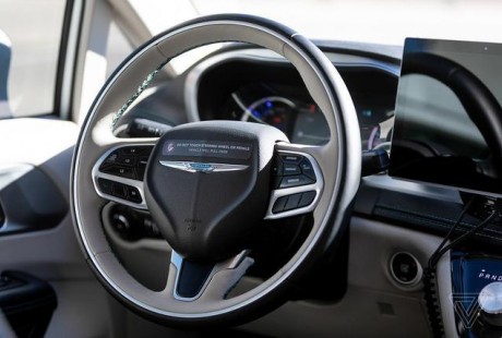 13.8萬億的自動駕駛出租車市場，這個錢能站著掙了嗎？