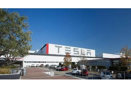 特斯拉自動駕駛團隊慘失大將！自動駕駛軟件負責人離職