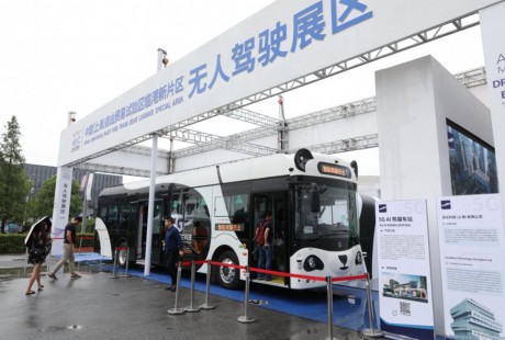 廣州之后，深蘭獲上海首張自動駕駛公交車牌照