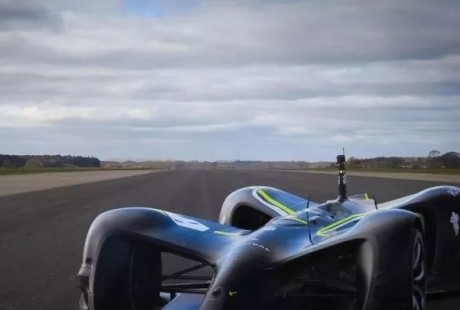 世界最快無人駕駛汽車誕生，打破了吉尼斯記錄！