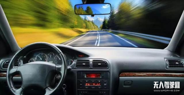 發出全球首張自動駕駛商用牌照，武漢勇氣何來？