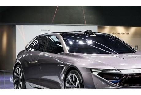 中國人打造的無人駕駛豪車！寶馬設計師操刀，配49寸大屏內飾