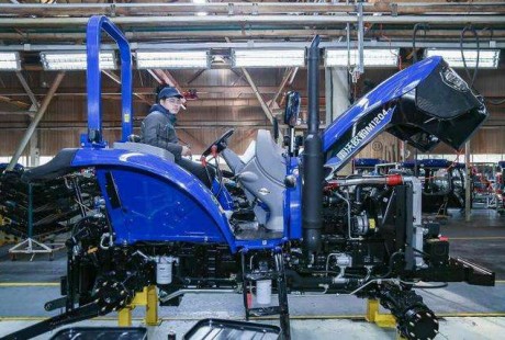 山東人種地用上無人駕駛拖拉機！看！它長這樣