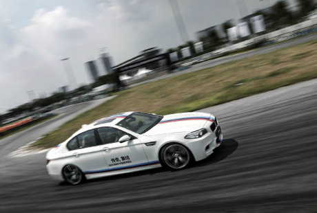 自動駕駛載人測試“第一槍”，多地齊響！