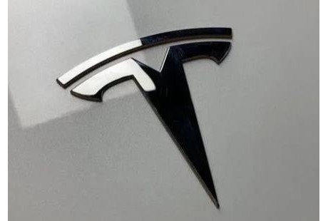 美國安全委員會發布新建議，調查特斯拉自動駕駛儀致命事故