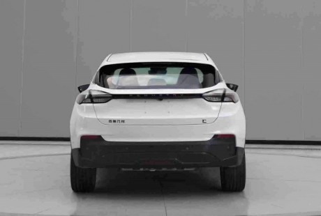 520公里續航還帶“無人駕駛”，幾何C比合資競品SUV更香！