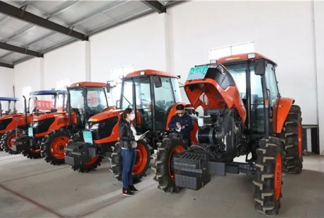 “黑科技”來啦！嘉定引進“無人駕駛插秧機”