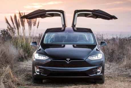 Tesla能否擊敗Google和Uber 領跑無人駕駛汽車市場？