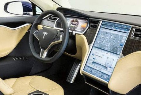 馬斯克式偏愛，特斯拉實現自動駕駛竟靠它？