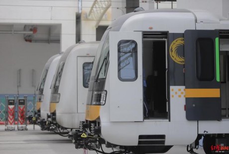 一鍵啟動即可運行一天，揭秘成都地鐵首條全自動無人駕駛線路