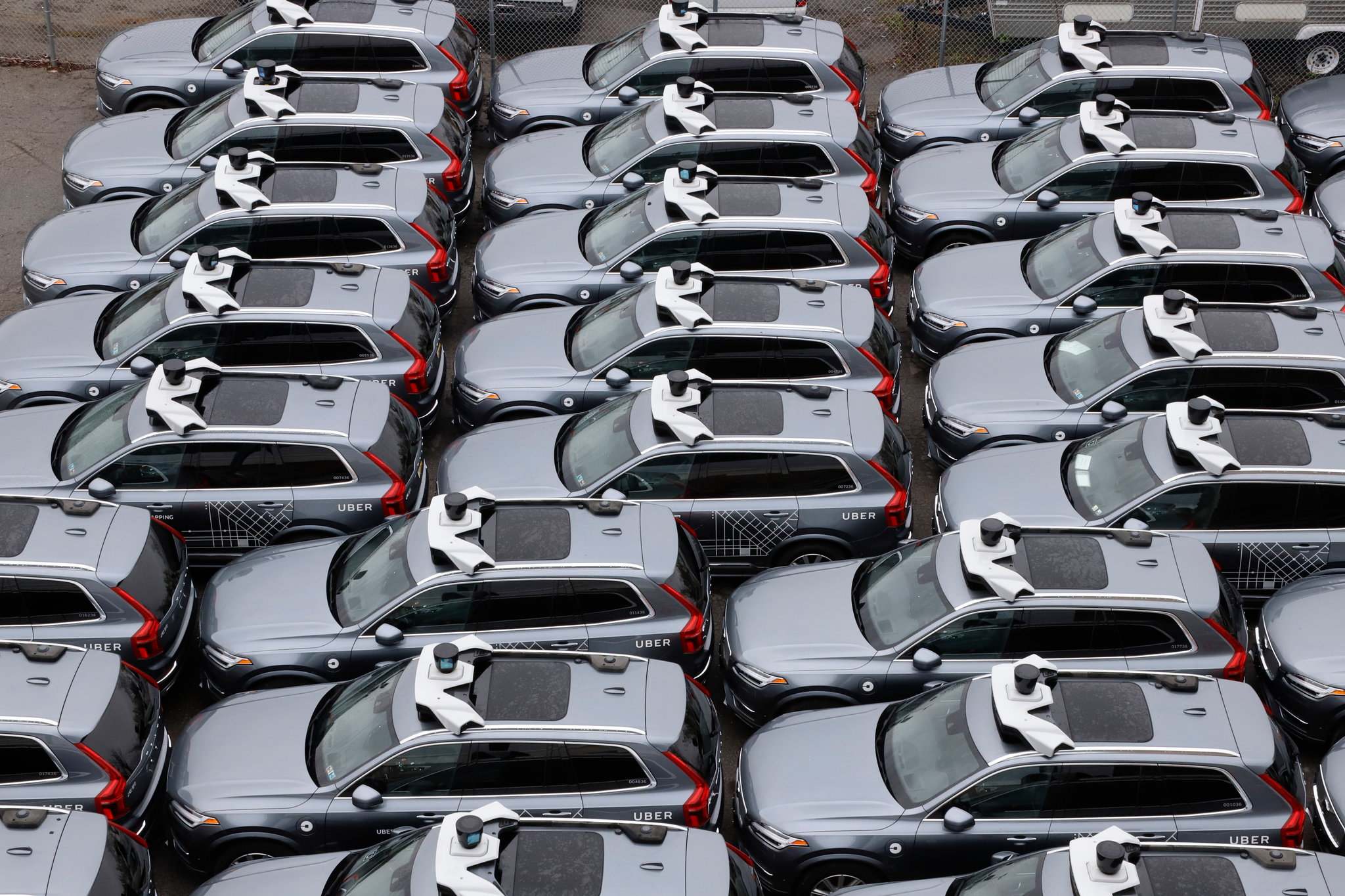 未來的無人駕駛汽車，誰將擁有其所有權？