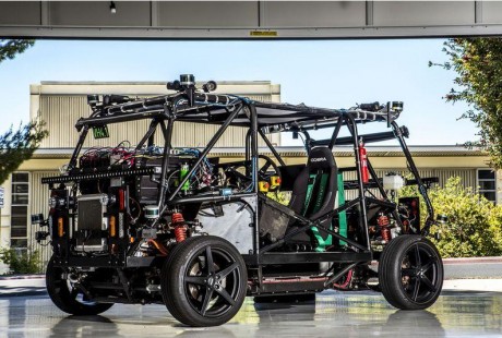 美國同行窮到要「賣身」，中國自動駕駛公司為何不缺錢？