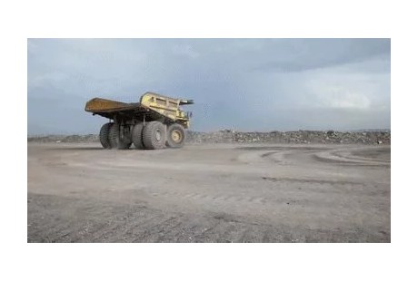 鄂爾多斯驚現全球最大無人駕駛礦用車！