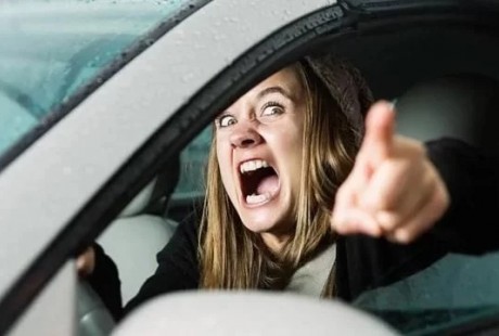 AI自動駕駛汽車能消除路怒癥嗎？