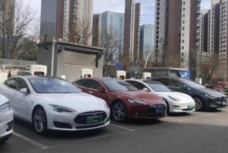 特斯拉推出軟件更新，讓其汽車攝像頭看到限速標志