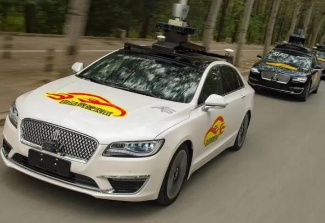 論Robotaxi英雄，唯Apollo與waymo