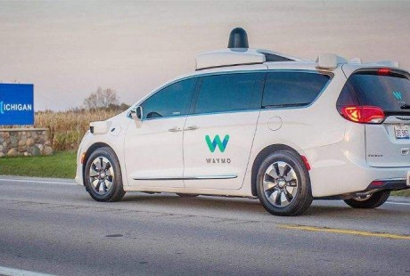 谷歌WAYMO撞車事故 無人駕駛是否靠譜？