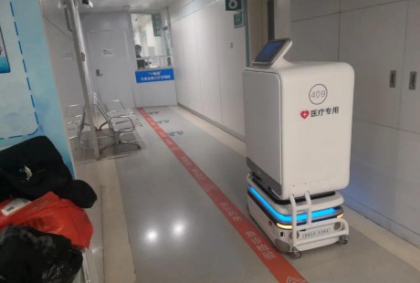 兩地報到！坎德拉燭光機器人助力智慧醫療建設