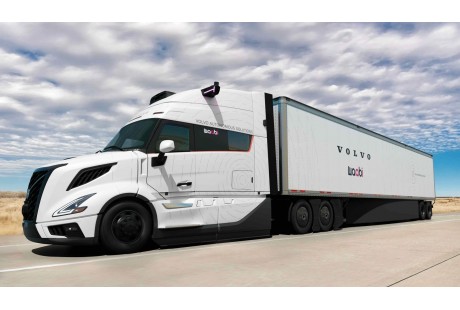 破解自動駕駛卡車盈利困境：誰在路上，誰已迷途？