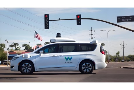 希迪智駕批量交付36輛無人礦卡；貴州首條無人駕駛公交線路將于5月4日開通