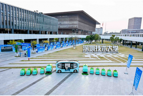 又一項目批量配置18臺！無人環衛“規?；涞亍奔铀傧砣珖? width=